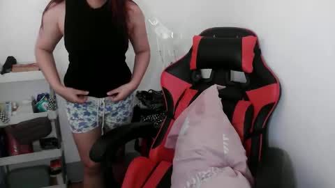 reign2525 online show from September 16, 7:22 am