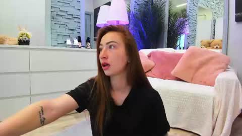 reina cummings online show from June 23, 5:59 am