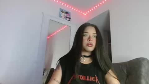 Snapshot of reina_reina chatting on October 17, 11:31 pm reina_reina online show from October 17, 11:31 pm