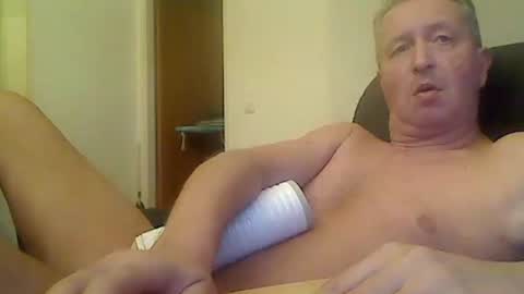 reini7211 online show from March 2, 11:00 pm