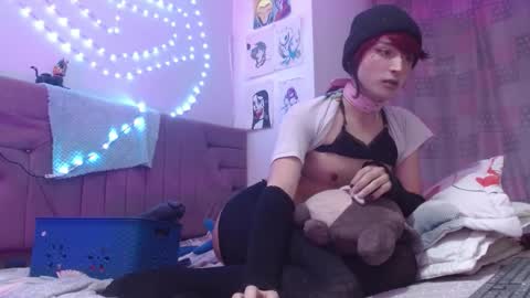 Snapshot of reiv_femboy chatting on September 29, 4:44 am reiv_femboy online show from September 29, 4:44 am
