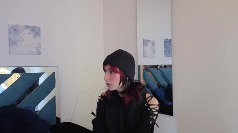 Snapshot of reiv_femboy chatting on October 22, 6:53 pm reiv_femboy online show from October 22, 6:53 pm