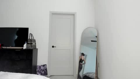 Priscilla online show from January 20, 9:32 pm