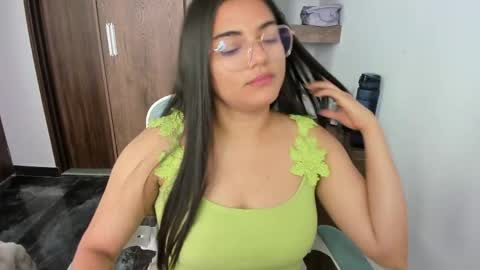 renata online show from June 3, 3:17 pm