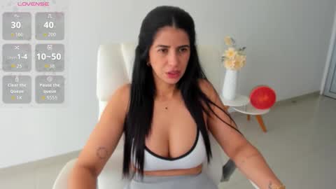 Snapshot of renata_t_ chatting on October 12, 1:15 pm RENATA online show from October 12, 1:15 pm