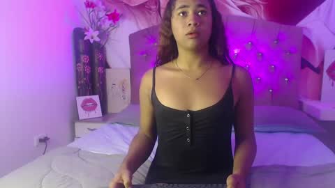 RENATA VALENTINA online show from April 30, 11:37 am