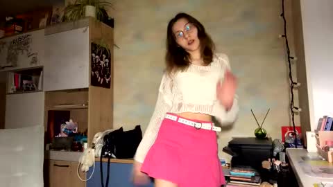 Mia online show from March 3, 4:36 pm