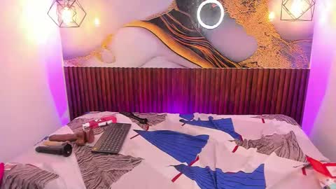 reneepaz online show from March 31, 7:36 pm