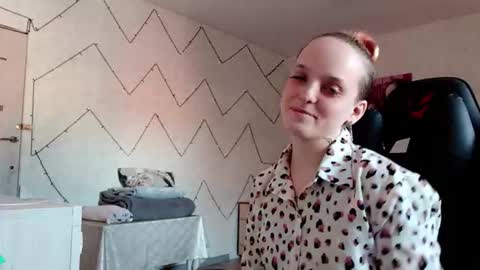 Ella online show from March 10, 7:12 am