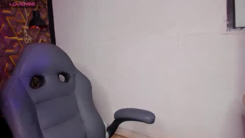 Reshi online show from March 13, 6:33 pm