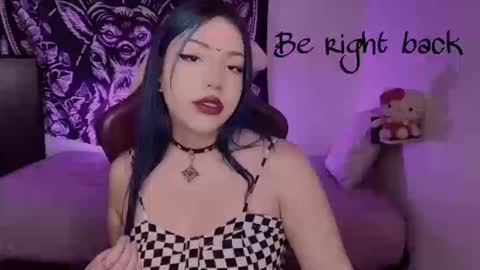 Snapshot of revenmiller_ chatting on September 22, 3:27 pm Reven online show from September 22, 3:27 pm