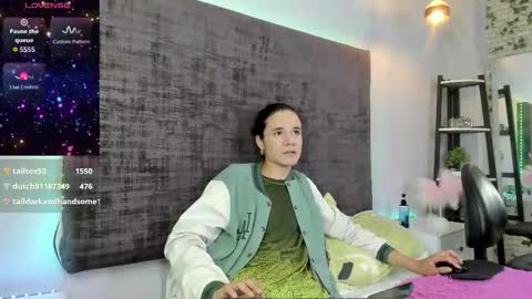 rhiannacoral online show from September 28, 4:43 am