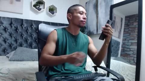 richar_voller online show from November 2, 1:33 pm