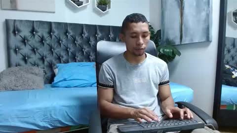 richar_voller online show from March 2, 12:43 pm