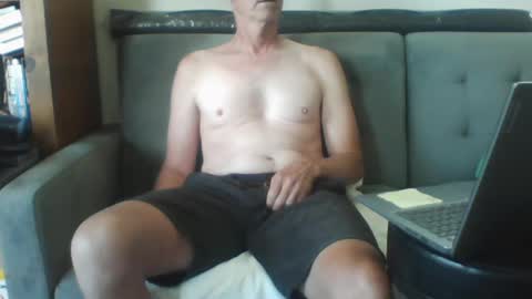 Snapshot of ridemehigh1 chatting on September 15, 10:00 pm ridemehigh1 online show from September 15, 10:00 pm