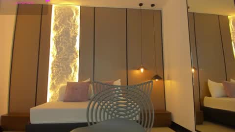 Riley Sierra online show from November 14, 1:13 pm