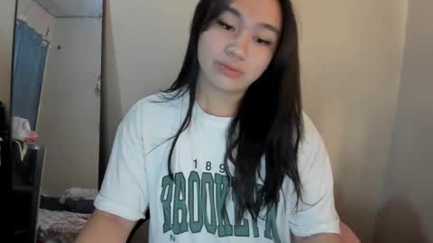 RIRI online show from April 5, 8:17 pm