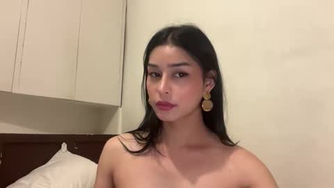 risingqueen online show from March 16, 3:20 am