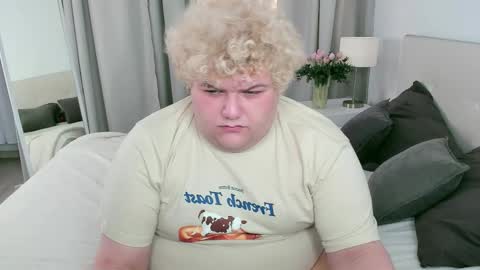 Snapshot of riven_miller chatting on September 12, 8:33 pm riven_miller online show from September 12, 8:33 pm
