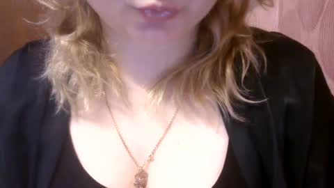 RiveraMaureen online show from January 4, 10:45 pm