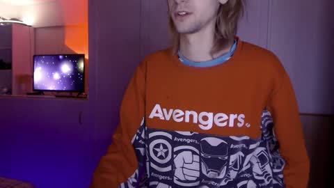 Mikey online show from December 7, 3:20 am