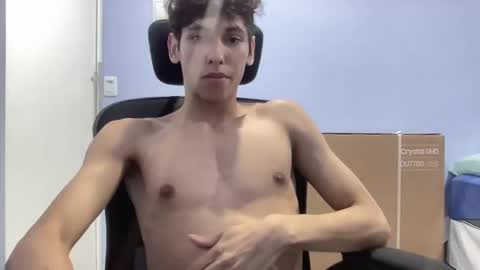 roandry909974 online show from December 10, 2:16 am