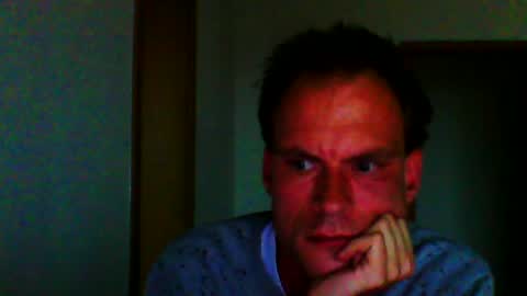 robert27081988 online show from July 20, 7:04 pm