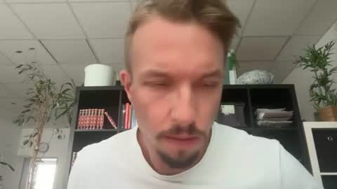 robert_x666 online show from July 20, 2:19 pm