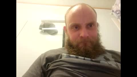 robertd5094 online show from January 7, 11:48 am