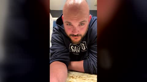 robertmichael1093 online show from April 7, 9:17 pm