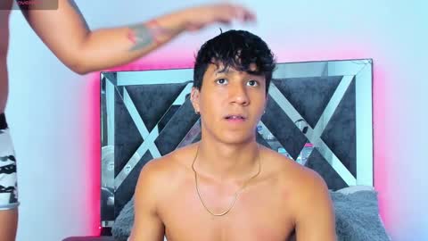 Robert Miller And Mael Thompson  online show from March 2, 5:33 am