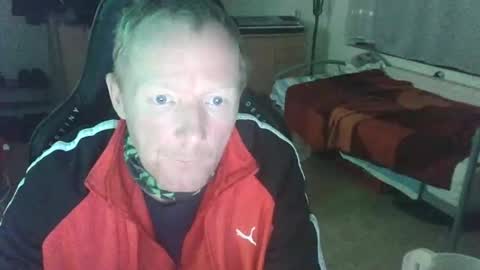 robertnickelderbestemann online show from November 25, 1:15 am