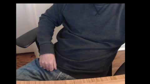 robidan6923 online show from February 6, 2:48 pm