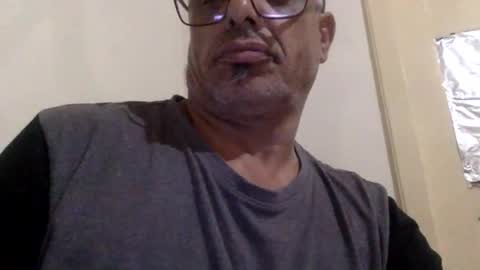 robmari7280 online show from November 13, 2:03 am