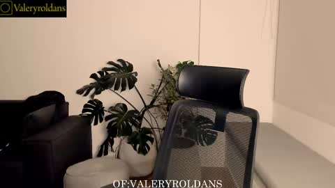 Valery Roldans online show from February 27, 2:14 am