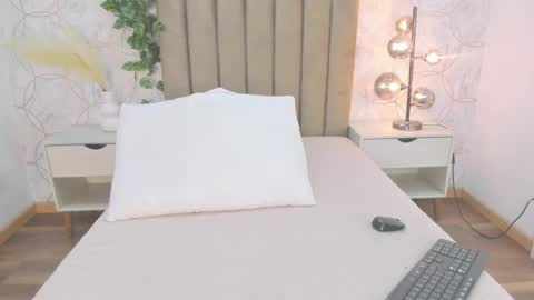   online show from December 19, 11:38 am