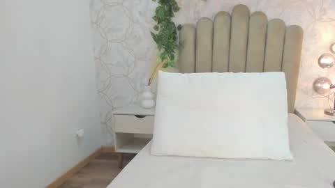   online show from November 14, 1:35 pm