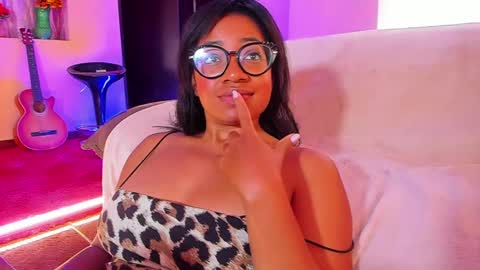 Snapshot of romantic_stargirl chatting on February 12, 3:05 pm Is A Belle online show from February 12, 3:05 pm