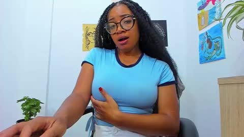 Snapshot of romantic_stargirl chatting on March 2, 10:05 pm Is A Belle online show from March 2, 10:05 pm