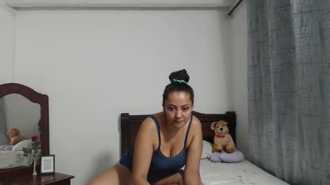 Snapshot of rominaklein chatting on September 28, 4:32 am Romina online show from September 28, 4:32 am