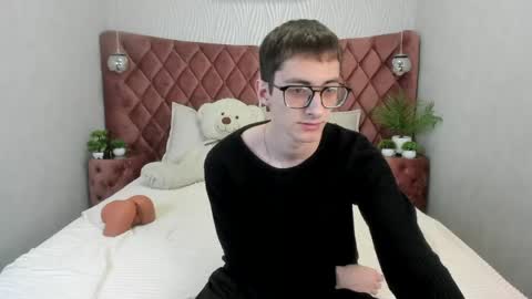 ronbevs online show from May 23, 7:54 pm