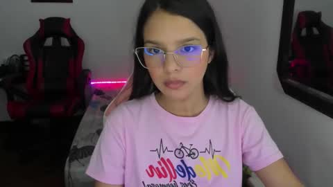  MIA AND PAUL online show from December 23, 3:13 am