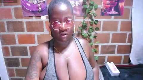 roos_veyker online show from May 2, 7:30 pm