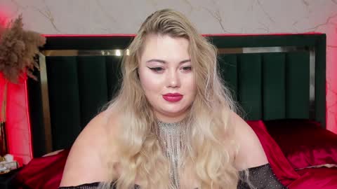 Snapshot of rosa1ia chatting on February 5, 12:53 am Chloe online show from February 5, 12:53 am