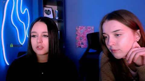 rosalie_liu online show from November 18, 3:26 pm