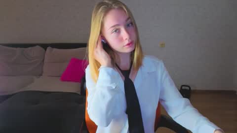 rosalina online show from December 15, 7:04 am