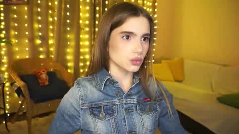 Kylie online show from February 15, 5:44 pm