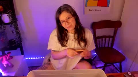 rose257044 online show from March 22, 2:43 pm