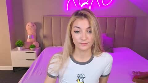 Kimberlly online show from January 13, 1:24 am