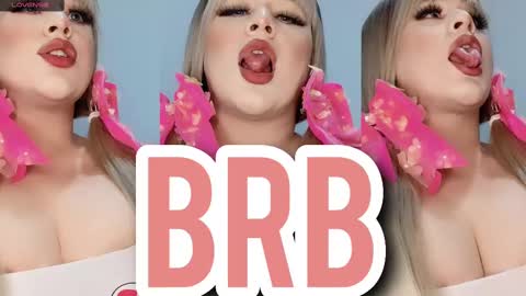 Snapshot of roseanne_park chatting on September 10, 11:06 pm   online show from September 10, 11:06 pm